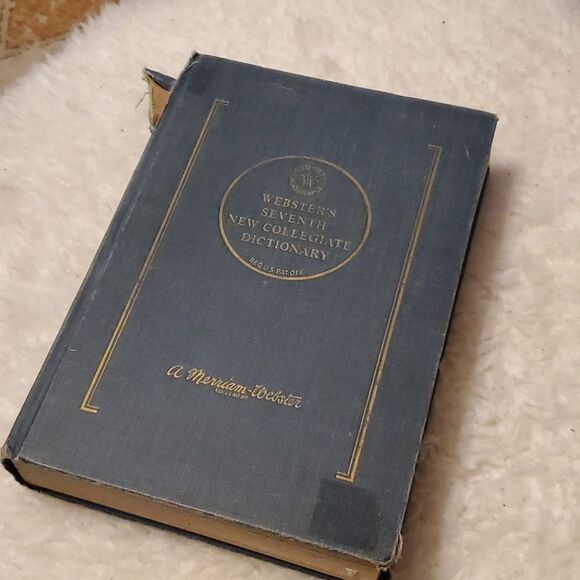 Vintage Webster's Seventh New Collegiate Dictionary Blue & Gold Hardcover 1967 - Picture 1 of 14